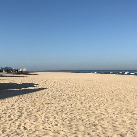 Appartement les pieds dans l eau accès direct plage Pereire, Parking gratuit ,WIFI Arcachon Extérieur photo